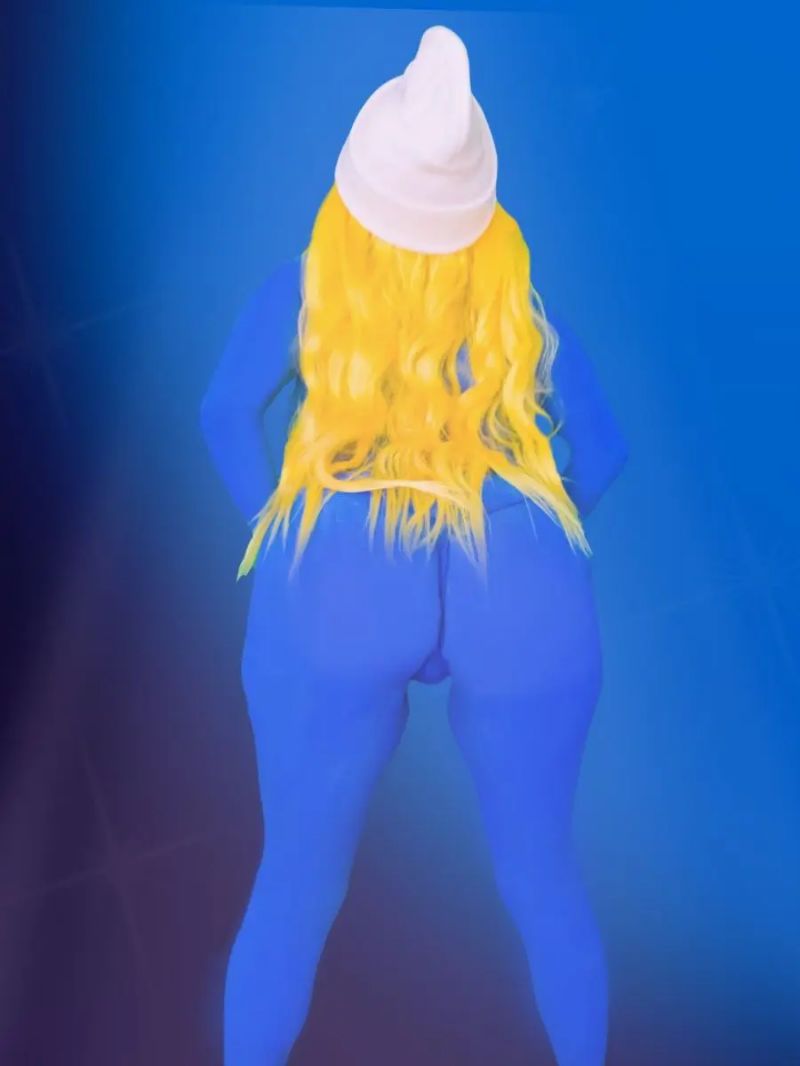 Smurfette Bodypaint Cosplay